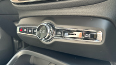 Volvo Xc40 2.0 B4P R DESIGN Pro 5dr Auto Petrol Estate